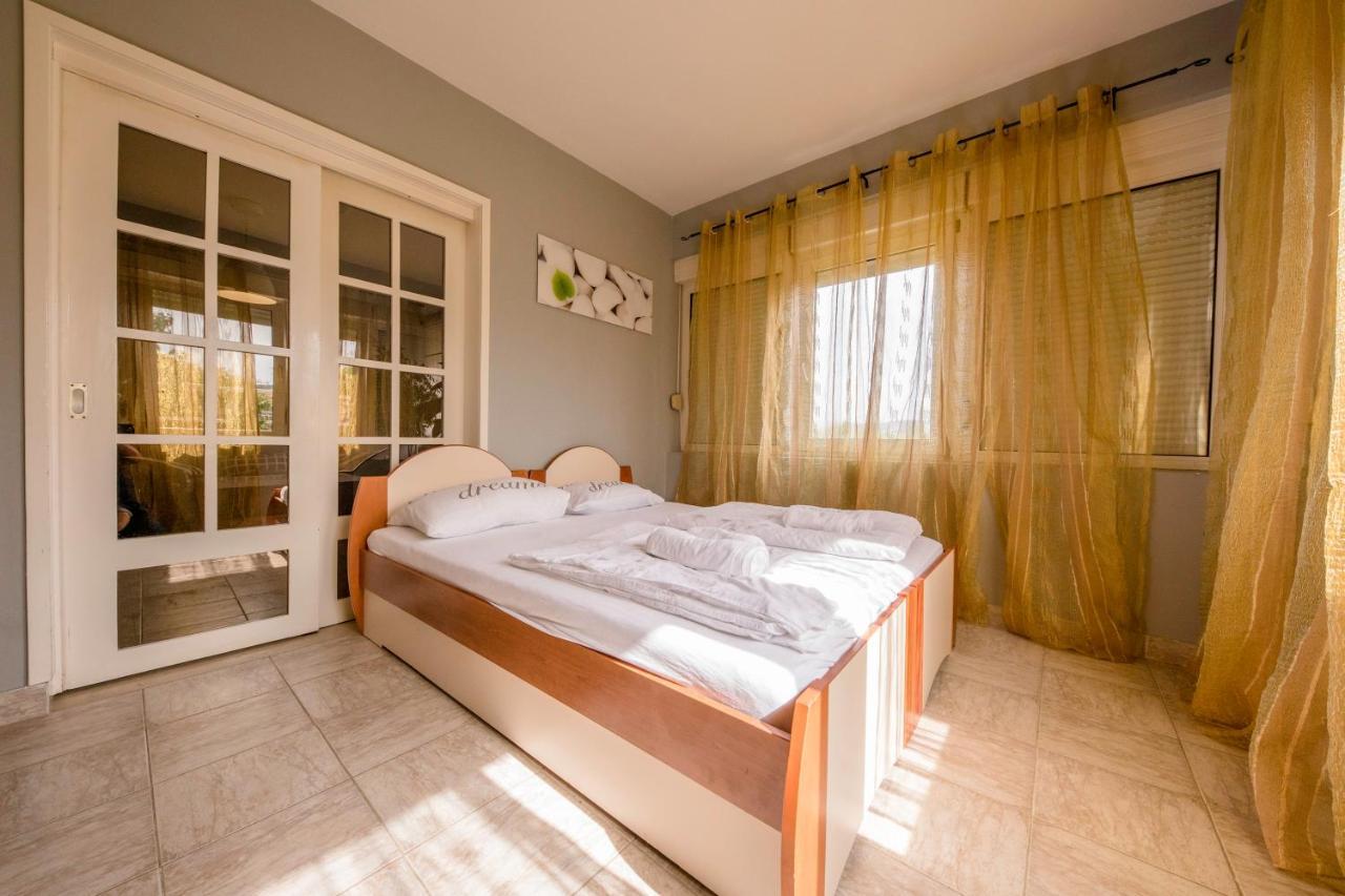 לופאר Apartmani Ana & Milo מראה חיצוני תמונה