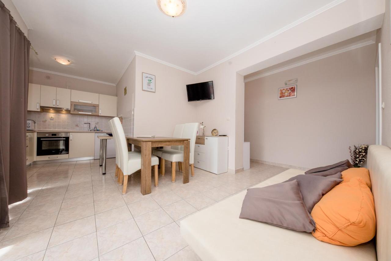לופאר Apartmani Ana & Milo מראה חיצוני תמונה