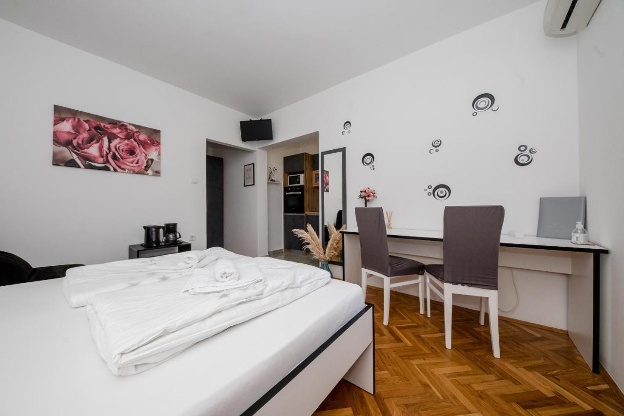 לופאר Apartmani Ana & Milo מראה חיצוני תמונה