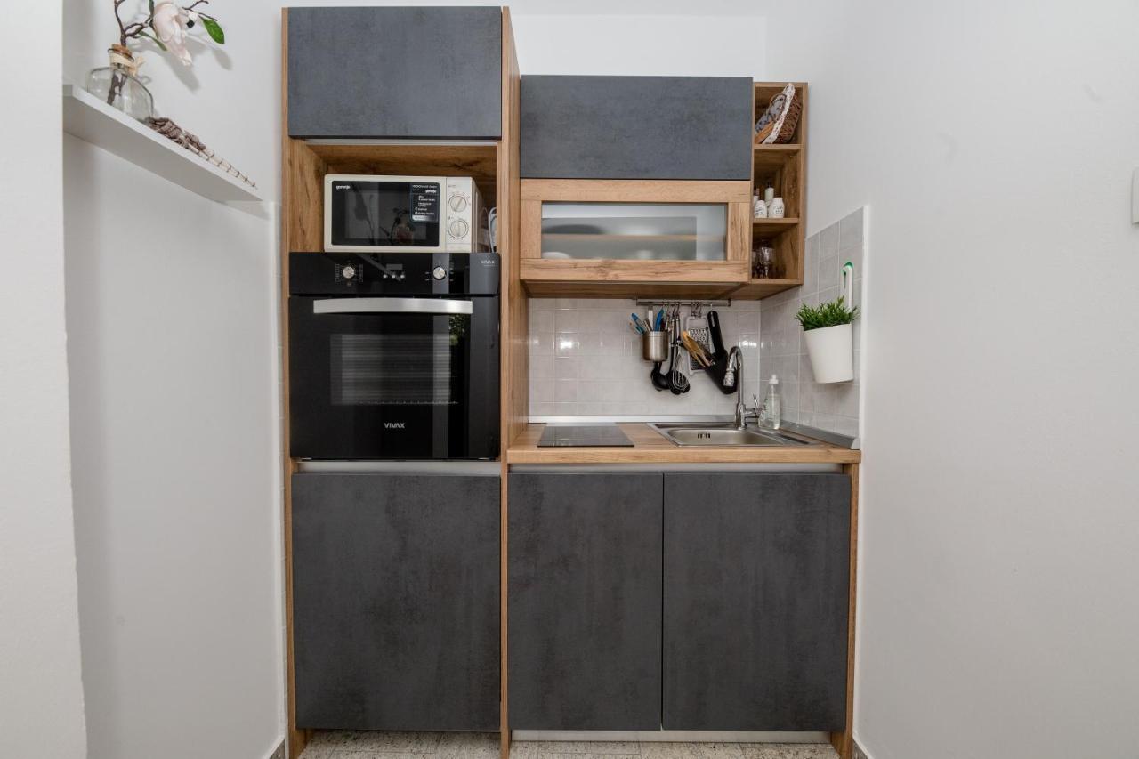 לופאר Apartmani Ana & Milo מראה חיצוני תמונה