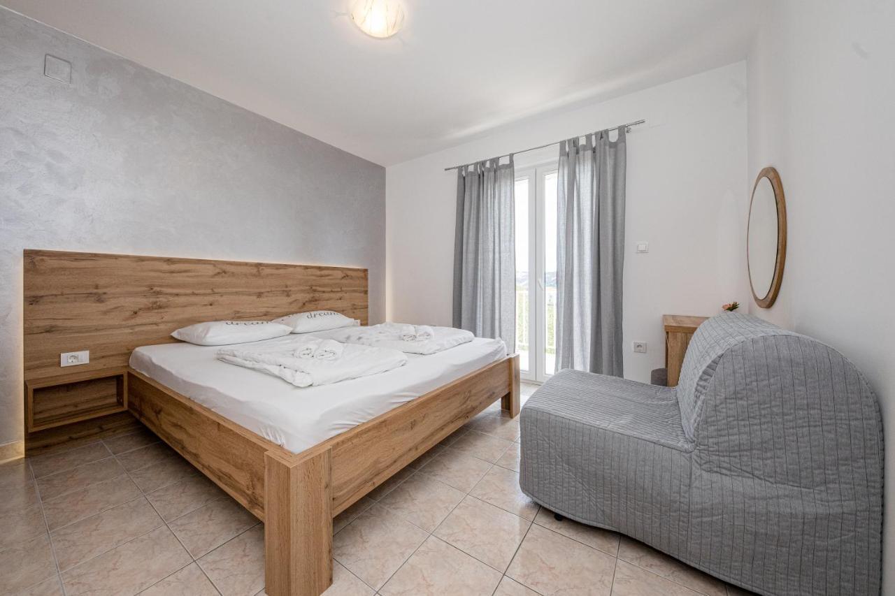 לופאר Apartmani Ana & Milo מראה חיצוני תמונה
